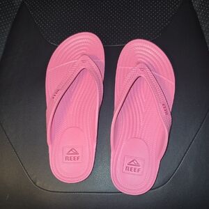 Reef Vibrant Pink Sandals